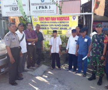 Bhabinkamtibmas Polresta SamarindaPasang Spanduk Waspada Curanmor Capture4 1