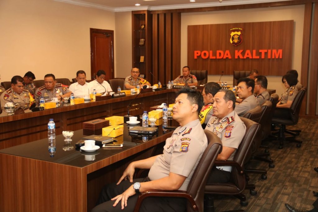Sambut Agenda ‘Millennial Road Safety Festival’, Polda Kaltim Ikuti Vicon Bersama Mabes Polri WhatsApp Image 2019 01 09 at 10.29.39