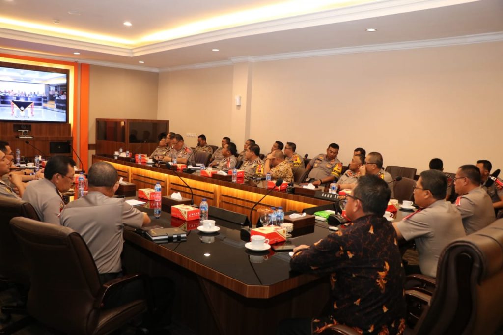 Polda Kaltim dan Dinsos Provinsi Ikuti Vicon Penandatanganan Bansos Bersama Mabes Polri WhatsApp Image 2019 01 11 at 10.13.57