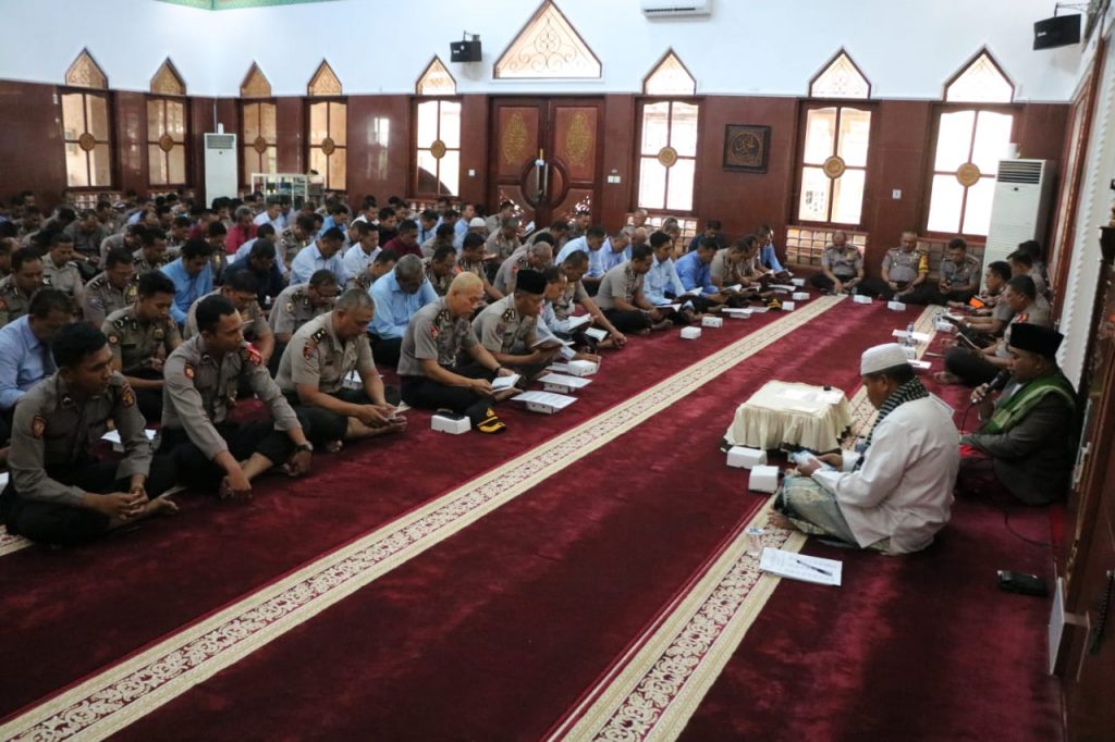 Tingkatkan Imtaq, Polda Kaltim Rutin Gelar Binrohtal WhatsApp Image 2019 01 15 at 07.40.02