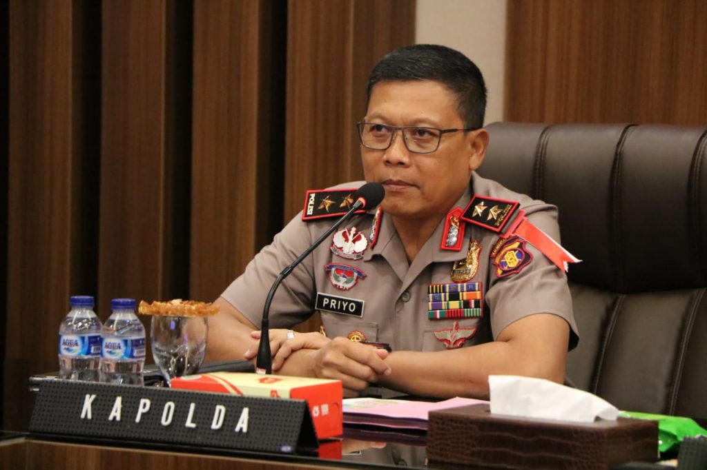 Pimpin Anev Mingguan, Kapolda Kaltim Sampaikan Beberapa Penekanan WhatsApp Image 2019 01 21 at 11.11.01