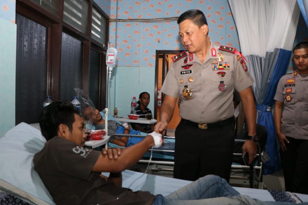 Pascabentrok, Kapolda Kaltim Jenguk Mahasiswa Korban Unjuk Rasa WhatsApp Image 2019 02 12 at 06.50.41