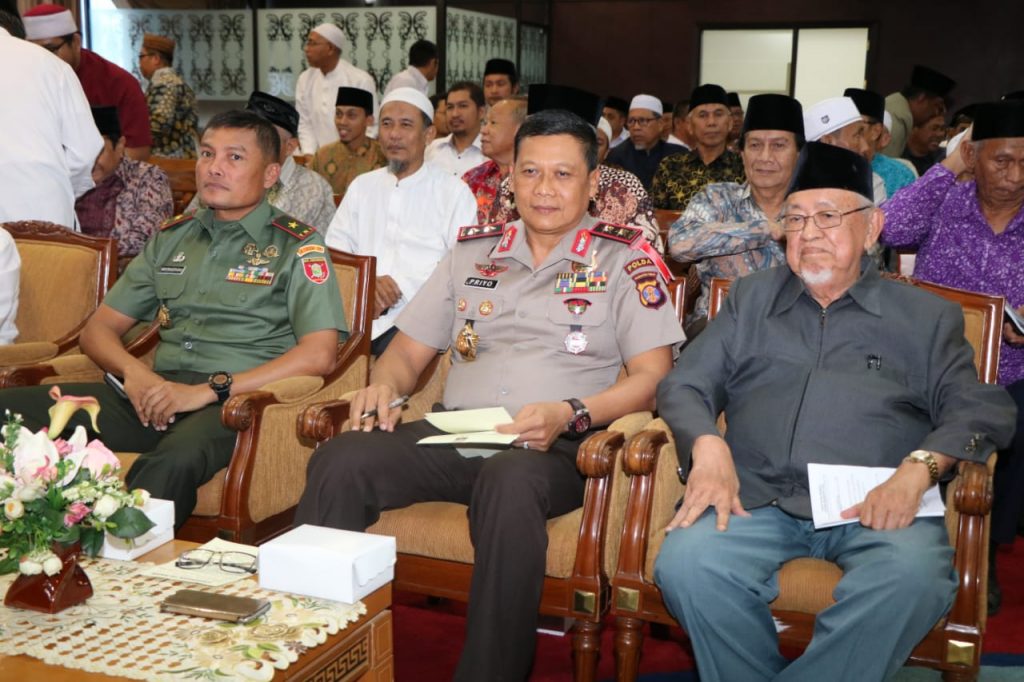 Dukung Pemilu Damai 2019, Kapolda Kaltim Jalin Silahturahmi Dengan Para Ulama WhatsApp Image 2019 02 13 at 10.32.12
