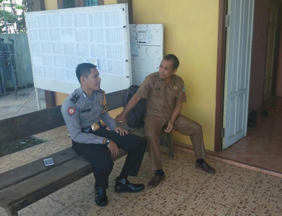 Sambangi Tokoh Kampung Sri Mulyo, Bripda Imam sampaikan himbauan Kamtibmas WhatsApp Image 2019 02 14 at 13.41.48