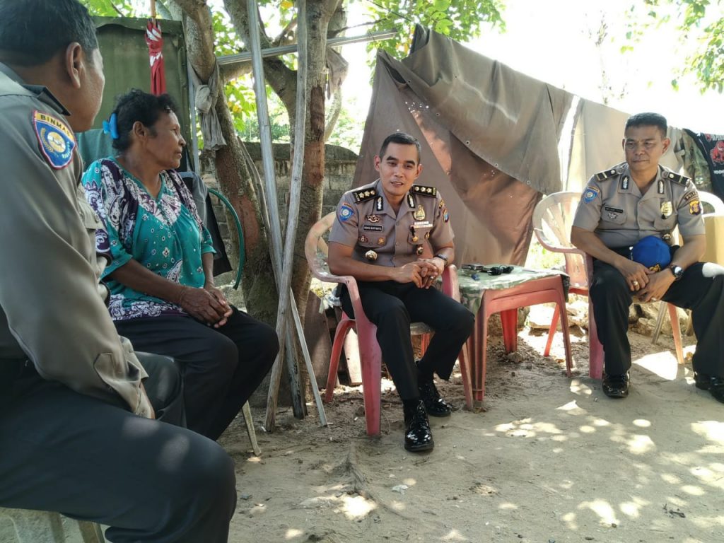 Jumat Berbagi, Polda Kaltim Salurkan Bantuan Bagi Warga Kurang Mampu WhatsApp Image 2019 02 22 at 14.00.19
