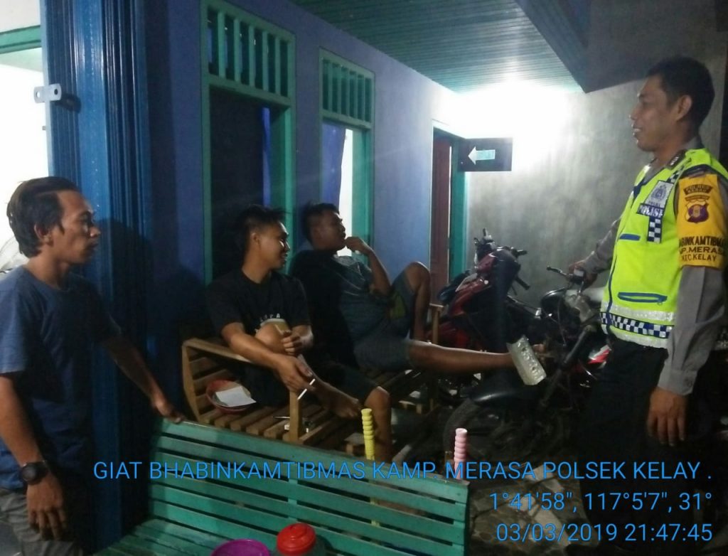 Cegah Kriminalitas Bhabinkamtibmas Polsek Kelay Sambang Warga Kampung Merasa 2