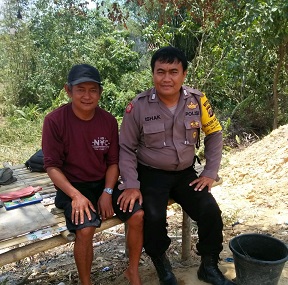 Wujudkan Polri yang Promoter Bhabinkamtibmas Aipda Isak Kae melaksanakan sambang kunjung ke warga binaan WhatsApp Image 2019 03 04 at 12.50.47