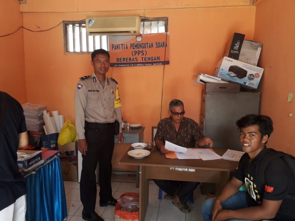 Bhabinkamtibmas Aipda Rudiantoro laksanakan sambang ke warga binaan tangkal gangguan kamtibmas menjelang Pilpres dan Pileg 2019 WhatsApp Image 2019 03 04 at 16.09.26 1024x768