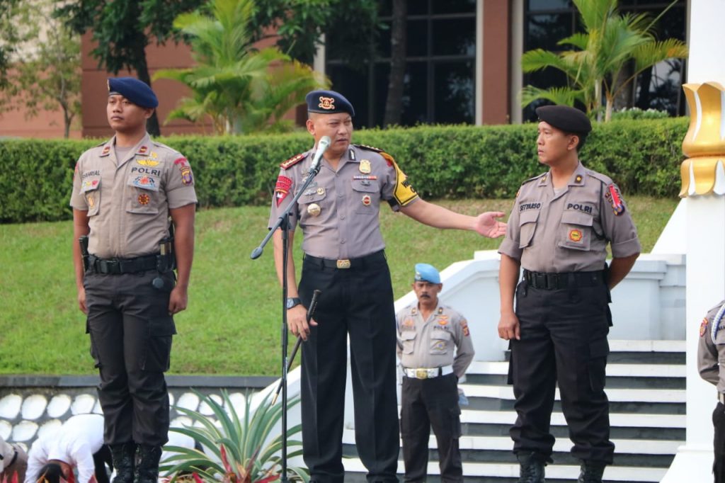 Apel Pagi : Dansat Brimob Polda Kaltim Sampaikan Jaga Kedisiplinan dan Sikap Tampang Personil WhatsApp Image 2019 03 11 at 07.26.08