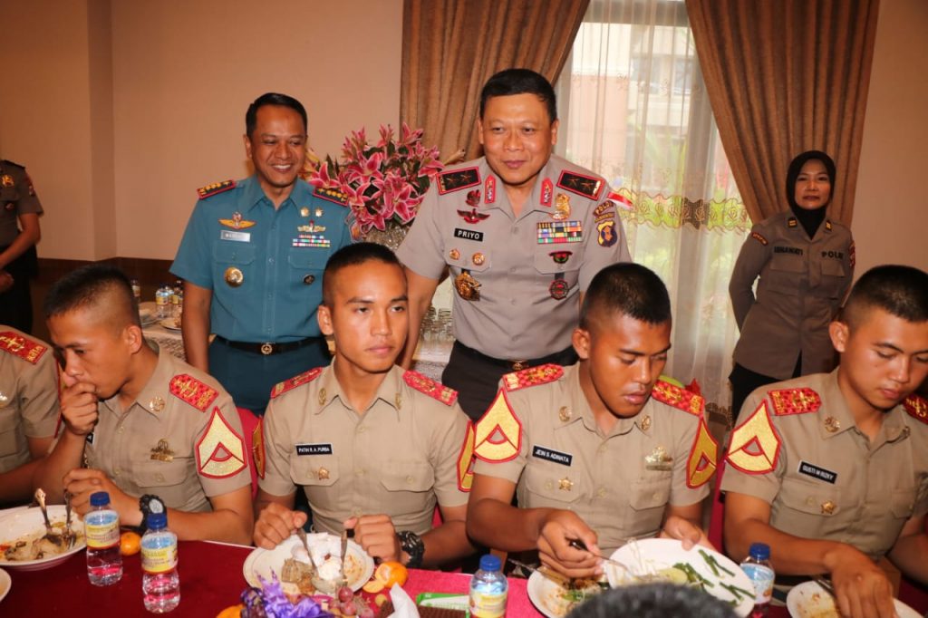 Kapolda Kaltim Terima Kunjungan Taruna dan Taruni Akademi AL WhatsApp Image 2019 03 26 at 11.58.12