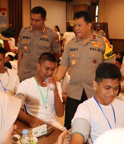 Penerimaan Polri 2019 : Wakapolda Kaltim Awasi Langsung Tes Kesehatan Tahap I Capture 2