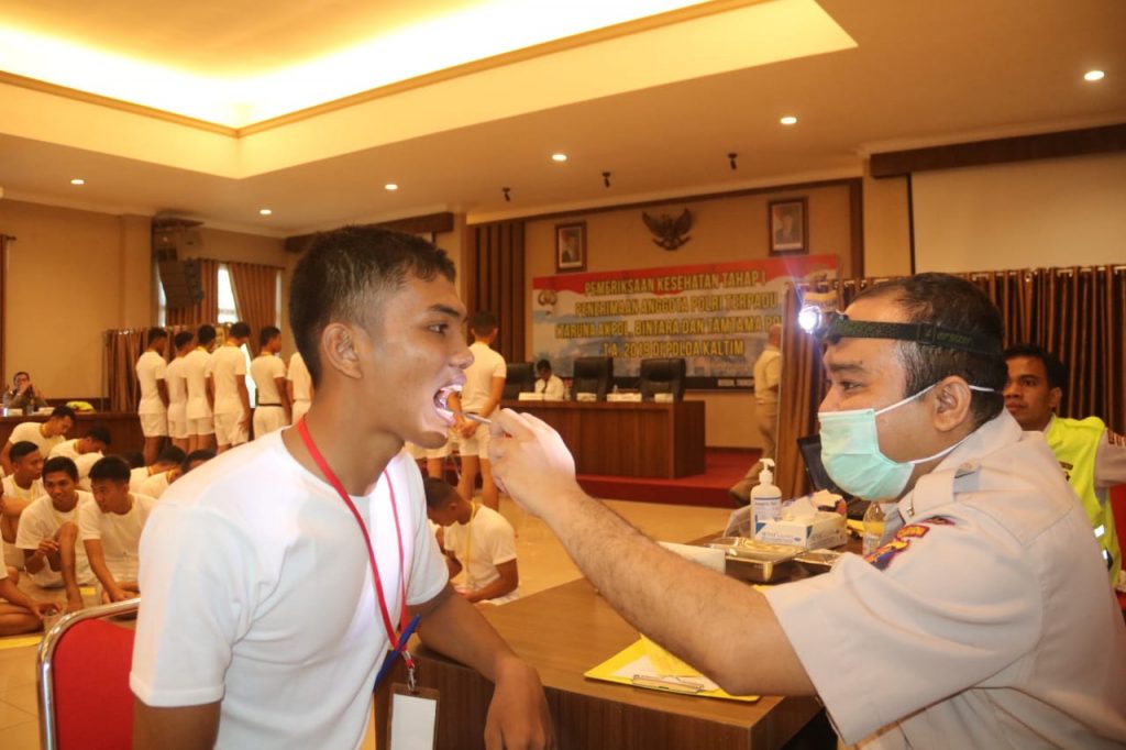 Penerimaan Polri di Kaltim : 1.622 Casis Jalani Pemeriksaan Kesehatan Tahap I WhatsApp Image 2019 04 08 at 08.22.04