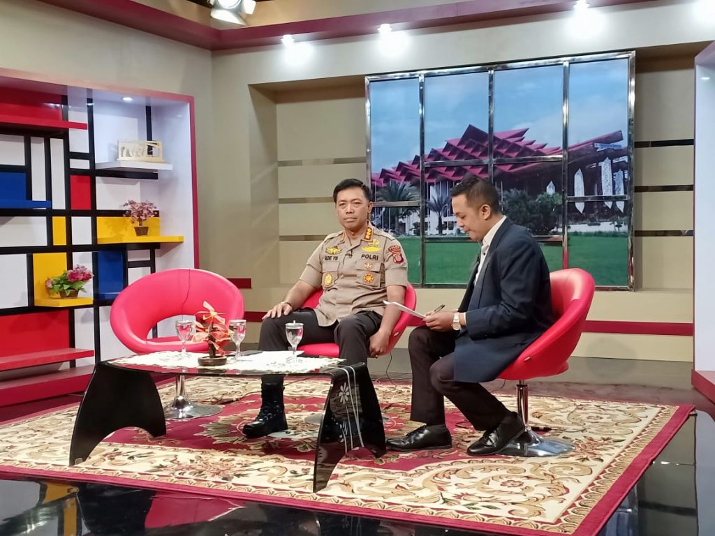 Dialog Interaktif Kabid Humas di Stasiun TVRI Kaltim : Polri Siap Amankan Pemilu 2019 WhatsApp Image 2019 04 09 at 12.48.48