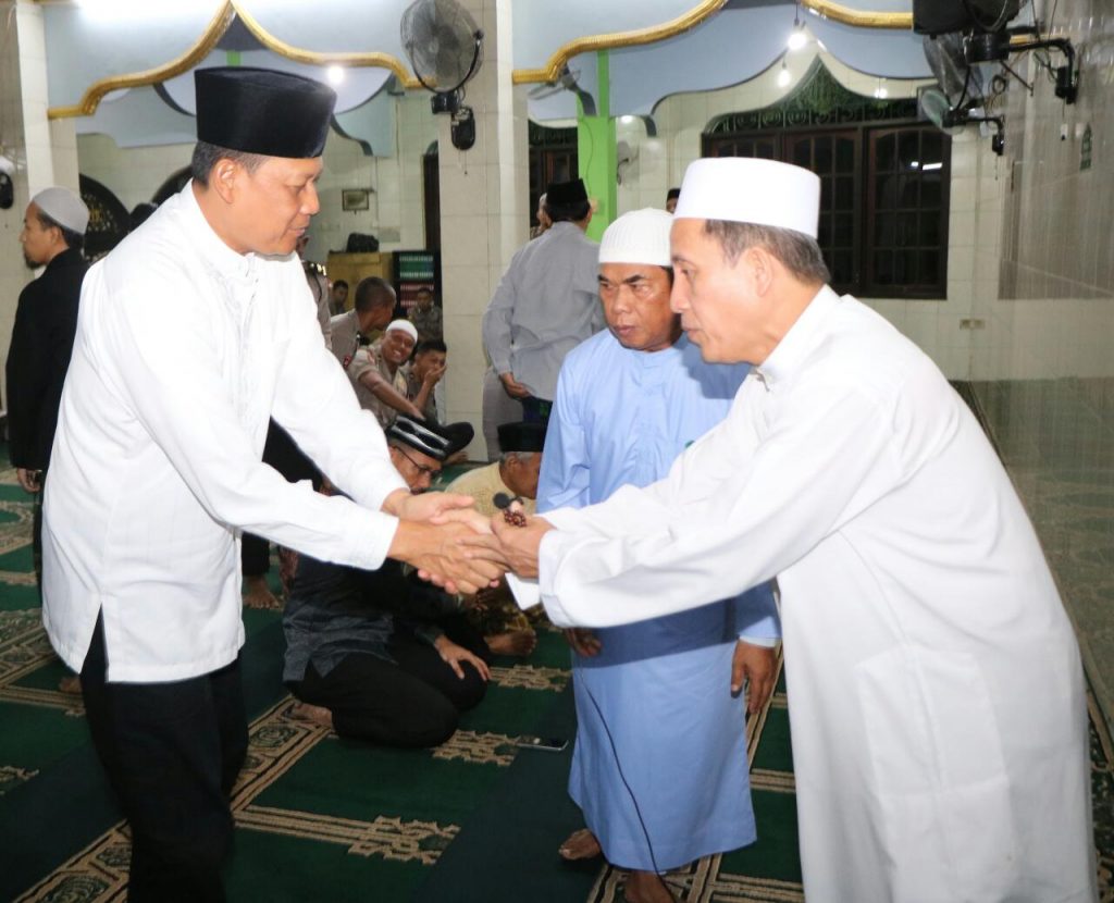 Jelang Pemilu 2019, Polda Kaltim Pererat Tali Persaudaraan Melalui Safari Sholat Subuh WhatsApp Image 2019 04 10 at 04.45.08
