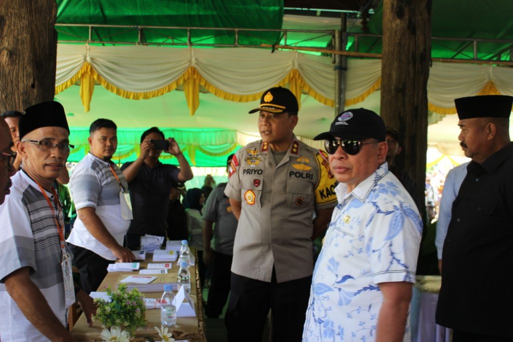 Tiba di Tenggarong, Gubernur dan Kapolda Langsung Tinjau Situasi TPS WhatsApp Image 2019 04 17 at 11.39.12