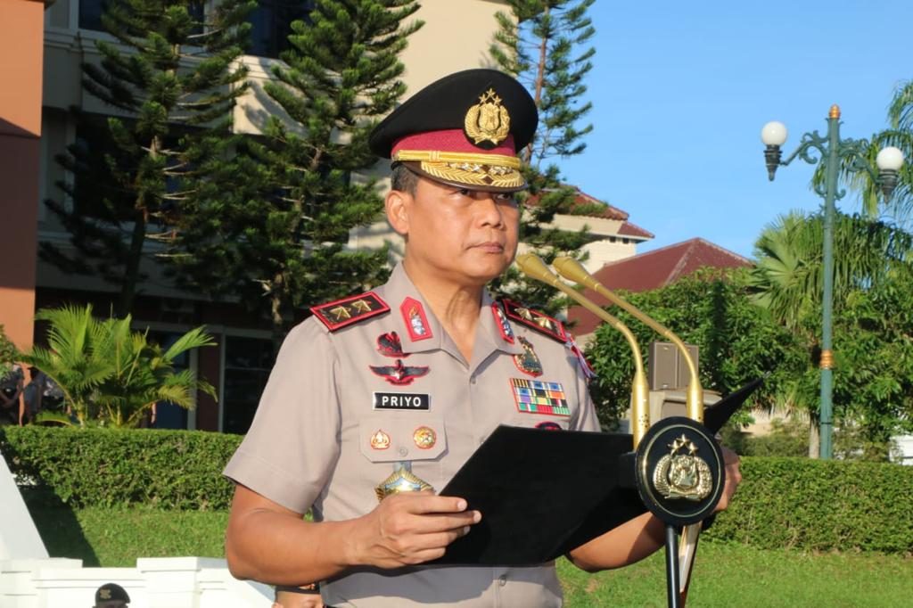 Gelar Upacara Kesadaran Nasional, Kapolda Kaltim Pimpin Doa Untuk Personil Polri yang Gugur dalam Pemilu 2019 WhatsApp Image 2019 04 22 at 10.26.58 3