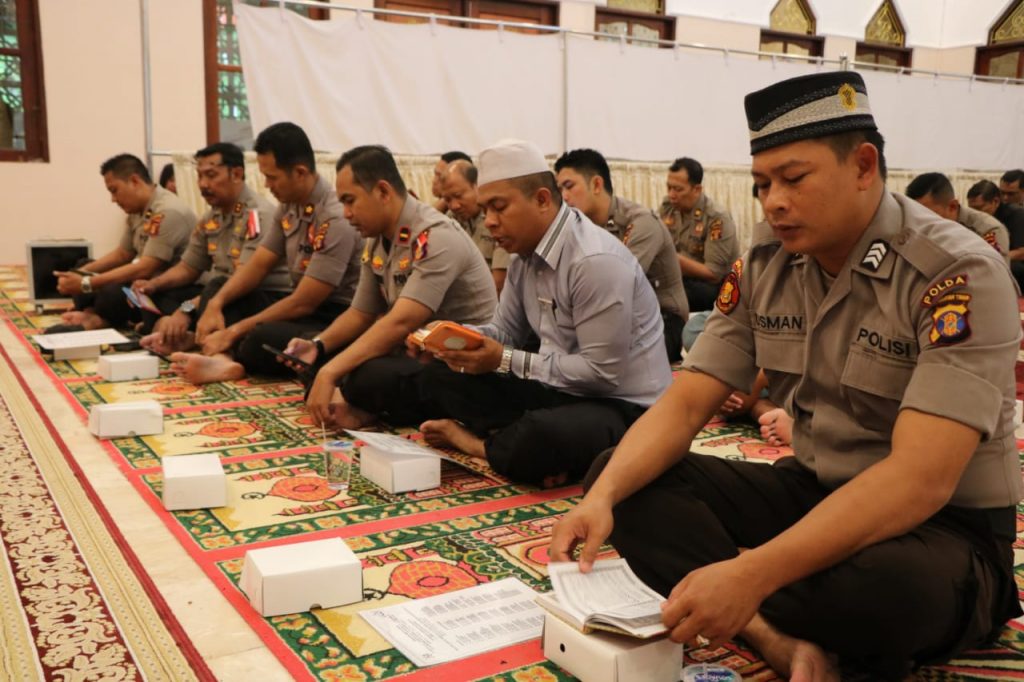 Tingkatkan Silahturahmi Jelang Ramadhan, Polda Kaltim Gelar Binrohtal WhatsApp Image 2019 04 23 at 07.33.05