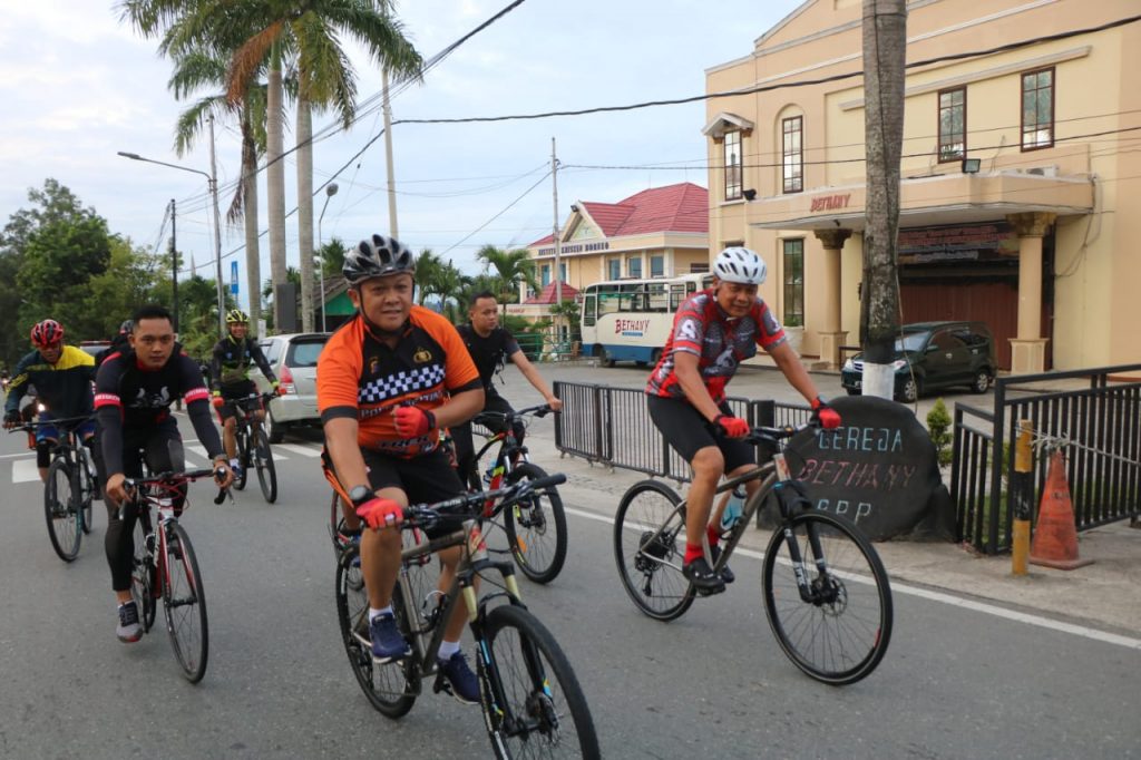 Sabtu Ceria, Kapolda Kaltim dan PJU Gowes Keliling Kota Balikpapan WhatsApp Image 2019 04 27 at 06.38.07