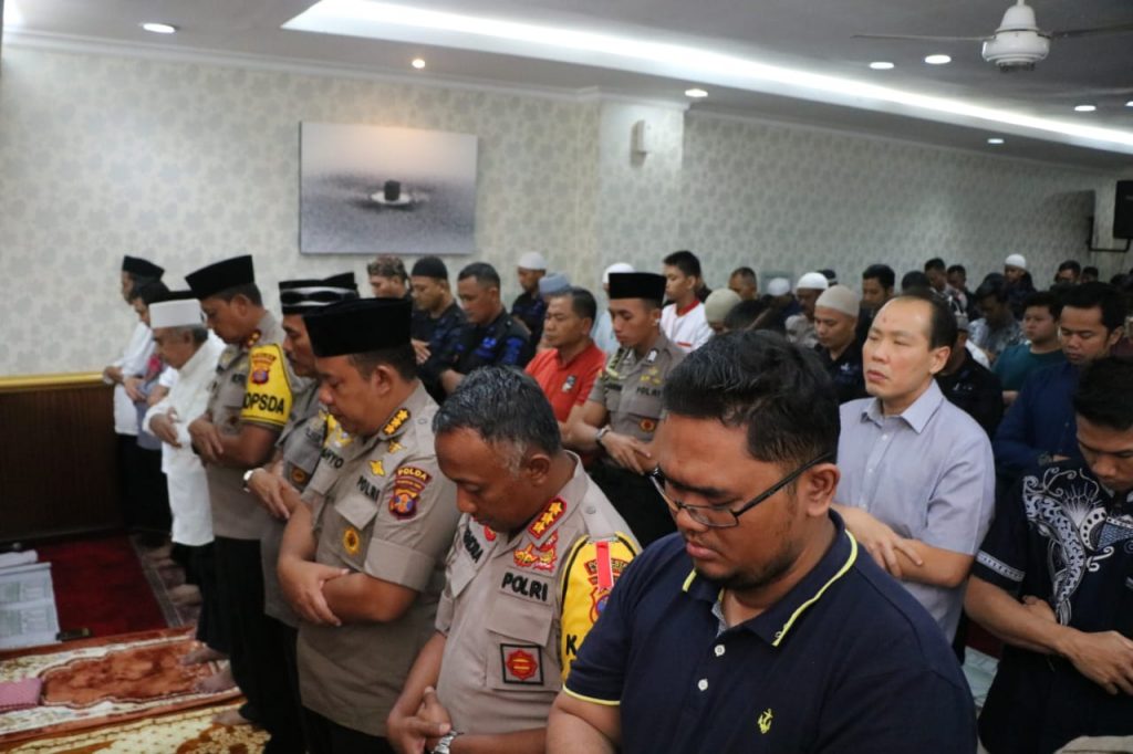 Safari Jumat, Kapolda Kaltim dan PJU Berjamaah di Masjid Senyiur Samarinda WhatsApp Image 2019 05 10 at 11.59.01