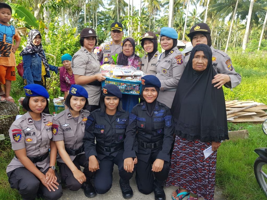 Jelang Lebaran, Polwan Polda Kaltim Bersama Kaltim Post Kembali Berbagi Paket Ceria Ramadhan WhatsApp Image 2019 05 29 at 18.23.22