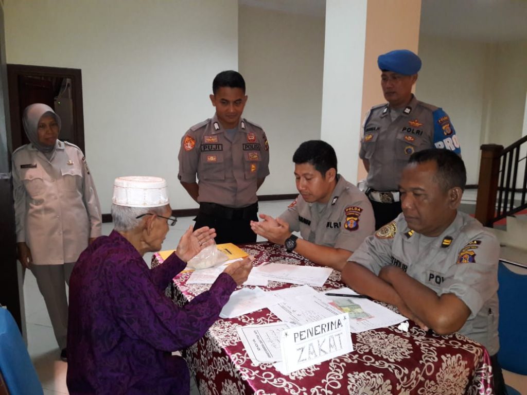Zakat Fitrah Bisa Dibayarkan di Masjid Al-Ikhlas Mapolda Kaltim WhatsApp Image 2019 05 31 at 08.23.46