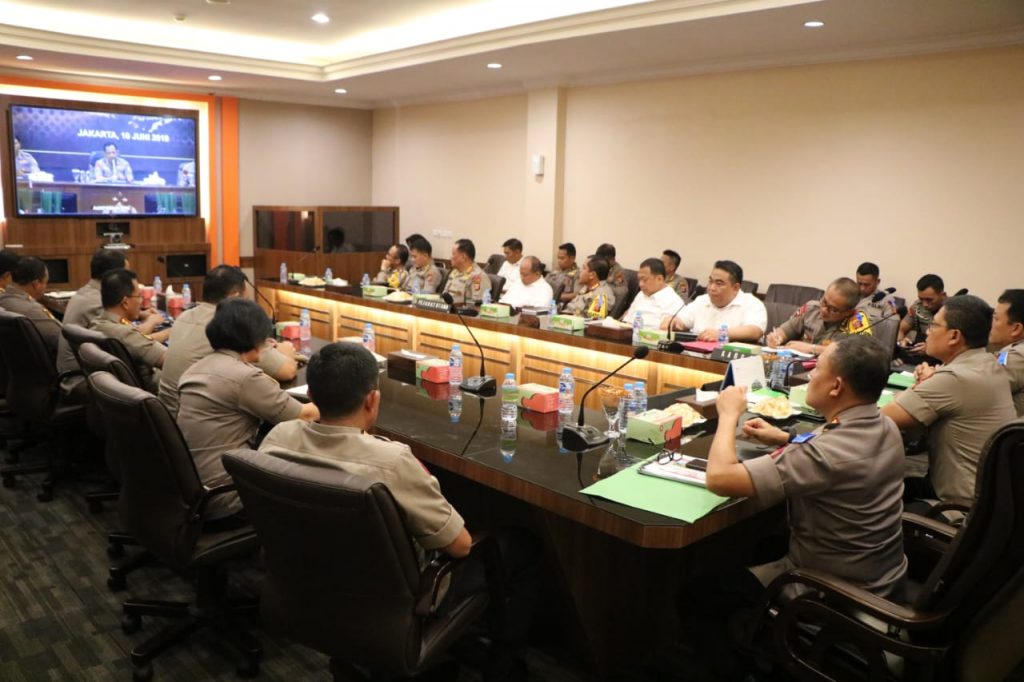 Polda Kaltim Ikuti Vicon Bersama Kapolri Terkait Anev Ops Ketupat dan OMB 2019 WhatsApp Image 2019 06 10 at 11.46.05