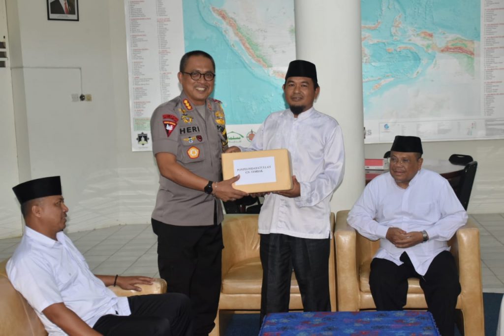 Polda Kaltim Gelar Bakti Religi di Ponpes Hidayatullah Balikpapan WhatsApp Image 2019 06 20 at 13.30.11 1