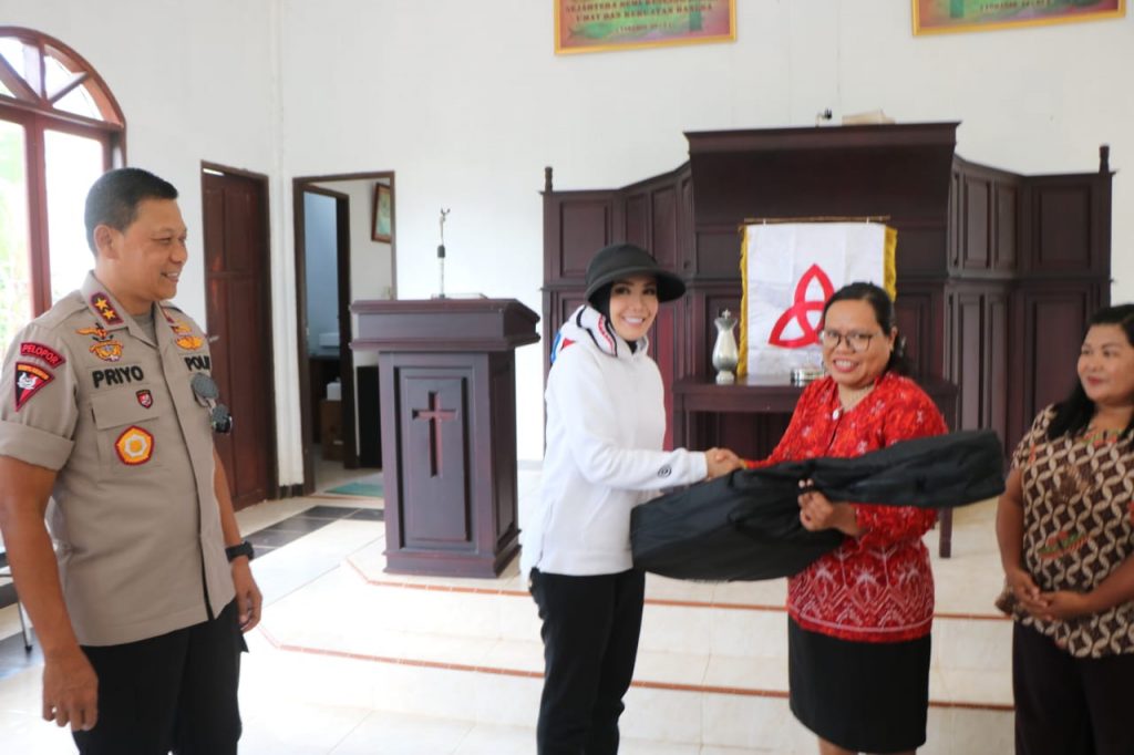 Sambut HUT Bhayangkara ke-73, Komunitas Off-Road Polda Kaltim Gelar Bhakti Sosial 3 WhatsApp Image 2019 06 21 at 16.25.53