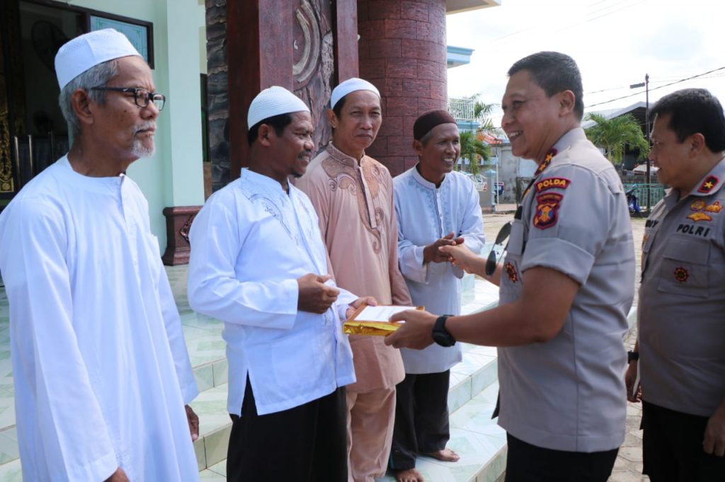 Sambut HUT Bhayangkara ke-73, Komunitas Off-Road Polda Kaltim Gelar Bhakti Sosial 2 WhatsApp Image 2019 06 21 at 16.26.10