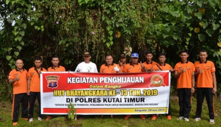 Hari Bhayangkara ke-73, Polres Kutim Gelar Gerakan Tanam Pohon Capture 1