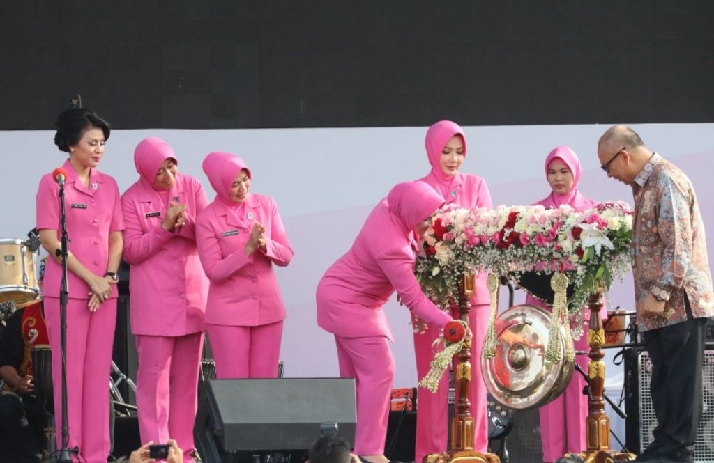 Ketua Umum Bhayangkari Membuka Pencanangan HKGB Ke-67 di Balikpapan HKGB 67 KALTIM