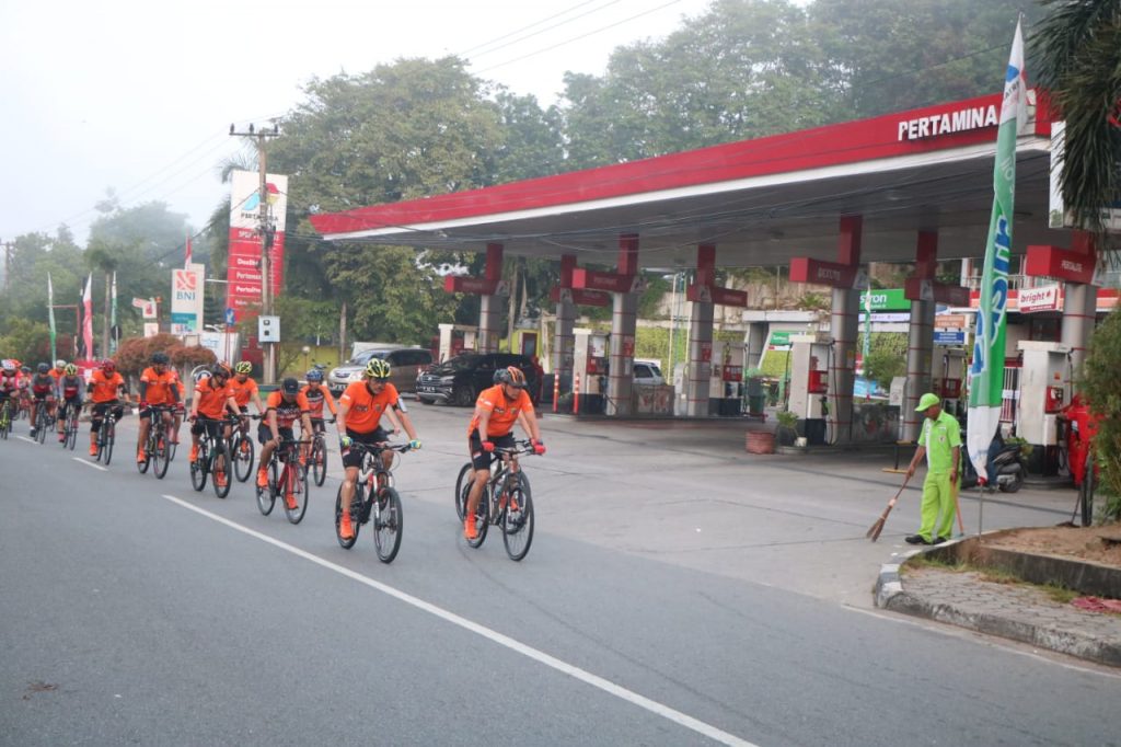 Jumat Sehat, Kapolda Kaltim dan PJU Laksanakan Gowes Serta Pemeriksaan Kesehatan Berkala WhatsApp Image 2019 07 05 at 09.45.26
