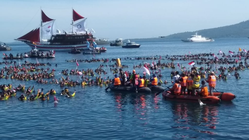 Petinggi TNI dan Kapolri Sapa Penyelam di Pantai Manado IMG 20190803 WA0020
