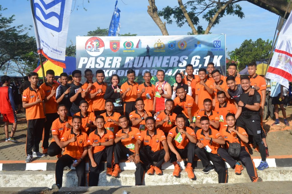 Hut Kodam VI/Mlw, Polres Paser Ikut Lomba Lari Runners 6,1 KM IMG 20190805 WA0050
