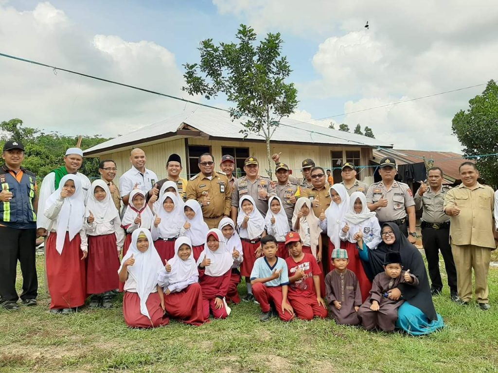 Wujud Kepedulian, Polres Kutim dan Pemda Bantu Renovasi Ponpes Hidayatullah Hikmah WhatsApp Image 2019 08 02 at 11.18.53