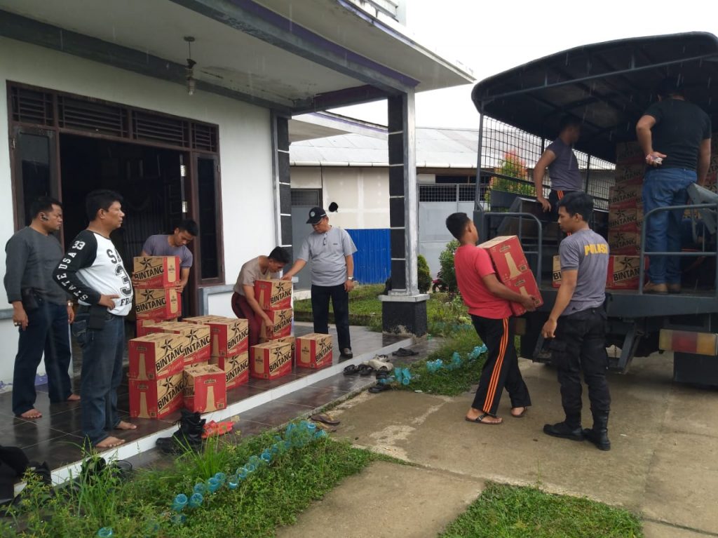 Polres Kutim Berhasil Gagalkan Peredaran 4.068 Botol Miras WhatsApp Image 2019 08 02 at 11.20.29