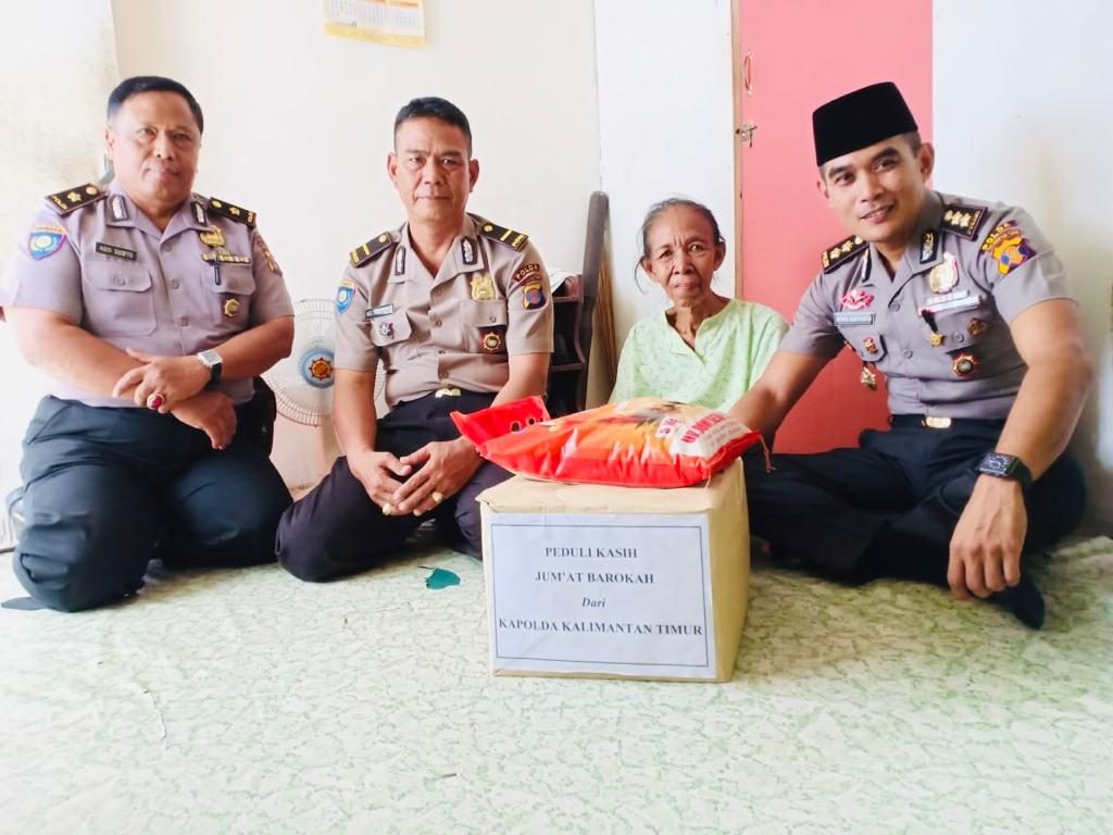Jumat Berbagi, Dit Binmas Polda Kaltim Berikan Bantuan Untuk Warga Kurang Mampu WhatsApp Image 2019 08 02 at 13.29.30