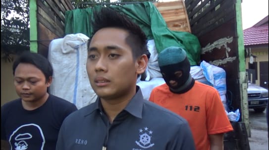 Polresta Samarinda Berhasil Gagalkan Penyelundupan Baju Bekas Asal Malaysia WhatsApp Image 2019 08 14 at 15.20.07
