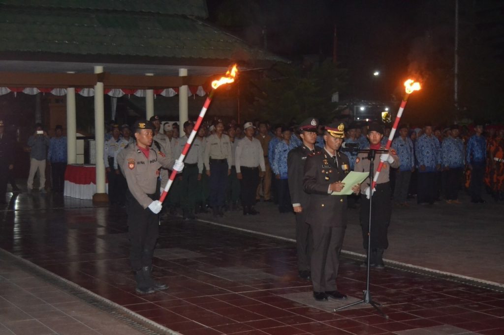 Peringati HUT RI Ke- 74, Wakapolres Paser Pimpin Upacara Kehormatan dan Renungan Suci WhatsApp Image 2019 08 17 at 14.26.59