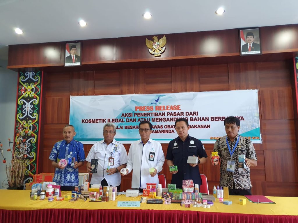 Gelar Operasi Gabungan, Polresta Samarinda Sita Ratusan Kosmetik Ilegal Senilai Rp 187 Juta WhatsApp Image 2019 08 22 at 10.48.25