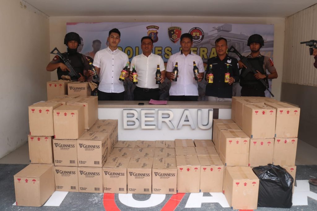 Polres Berau Berhasil Sita Ribuan Botol Miras Illegal WhatsApp Image 2019 08 28 at 16.15.54