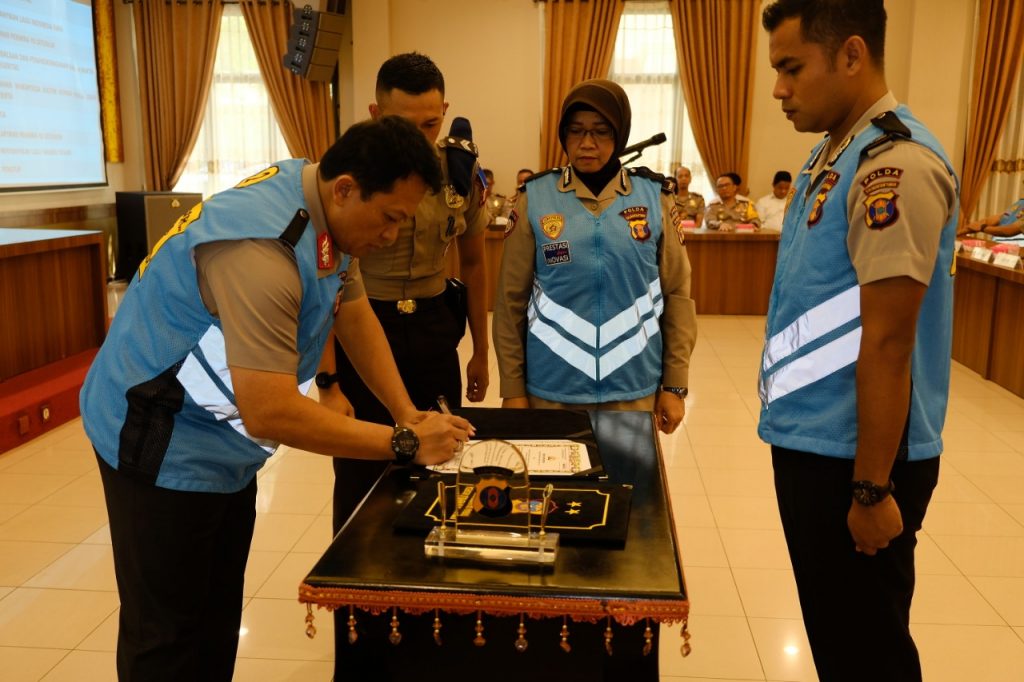 Wakapolda Kaltim Pimpin Pengambilan Sumpah dan Penandatanganan Pakta Integritas Seleksi PAG T.A. 2019 WhatsApp Image 2019 09 02 at 9.04.02 AM