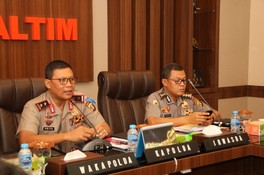 Kapolda Kaltim Pimpin Rapat Anev Kamtibmas Mingguan WhatsApp Image 2019 09 09 at 07.21.37