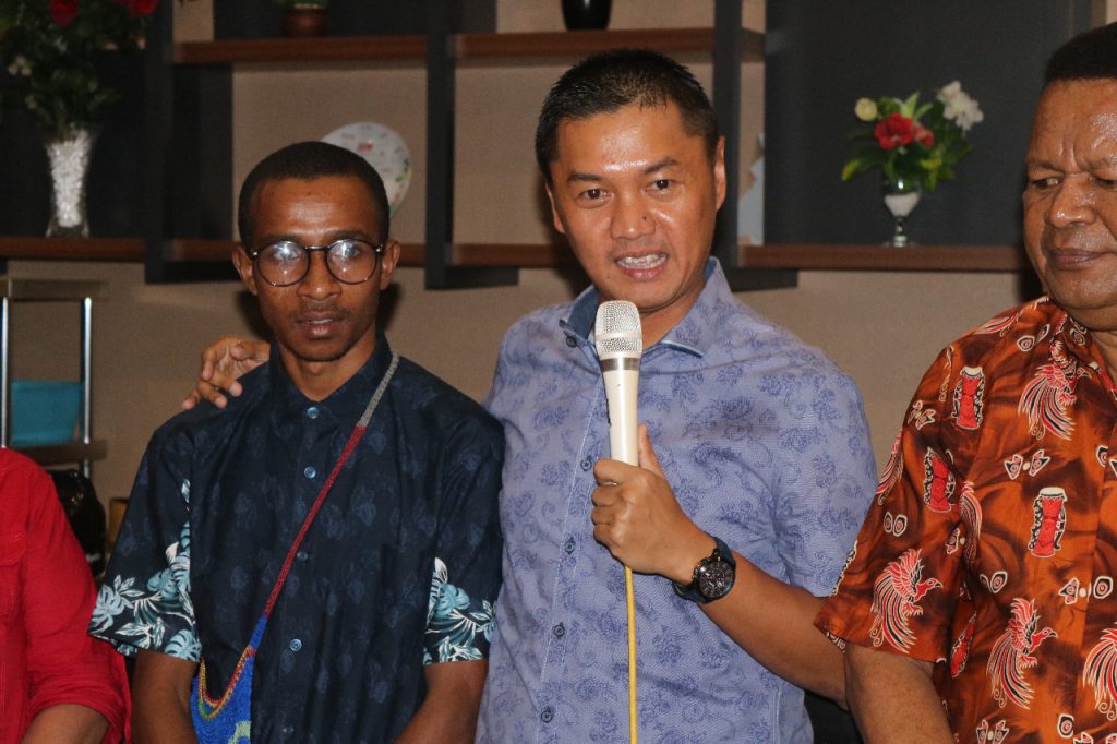 Jalin Silaturahmi, Polres Balikpapan Ajak Masyarakat Papua Jaga Persatuan WhatsApp Image 2019 09 10 at 8.34.34 AM