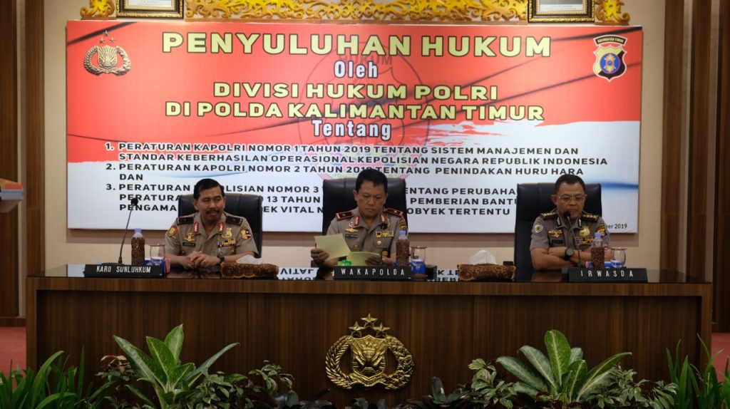 Polda Kaltim Terima Penyuluhan dari Divisi Hukum Polri WhatsApp Image 2019 09 18 at 10.53.14