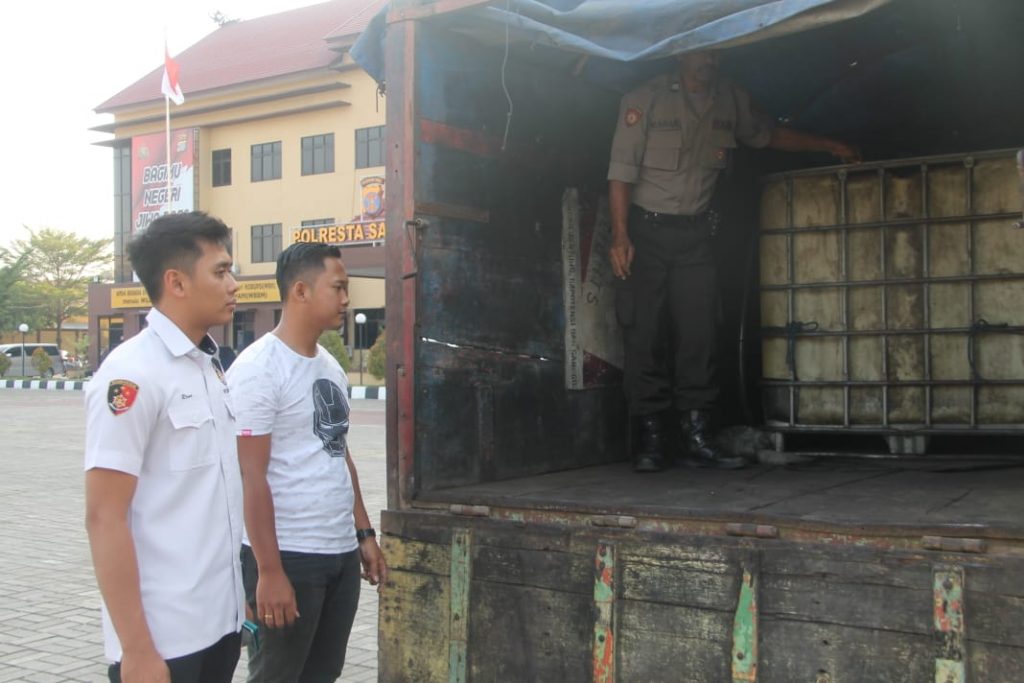 Bongkar Penimbunan BBM Bersubsidi, Polresta Samarinda Sita 2 Ton Solar WhatsApp Image 2019 09 18 at 17.55.16