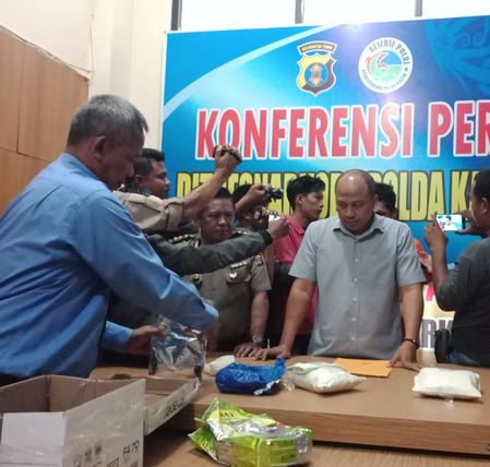 Polda Kaltim Gelar Konferensi Pers Terkait Pengungkapan Sabu Seberat 5 Kg 111111
