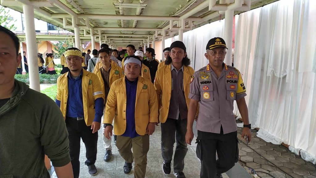 Tatap Muka Aliansi Garuda Mulawarman dengan DPRD Kaltim Berlangsung Aman dan Lancar WhatsApp Image 2019 10 01 at 13.20.19