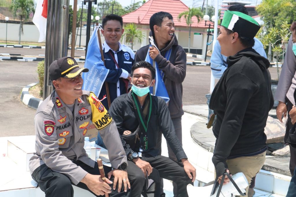 Demo Berakhir Kondusif, Kapolres Berau : Terima Kasih Adik-Adik Mahasiswa WhatsApp Image 2019 10 02 at 08.56.09