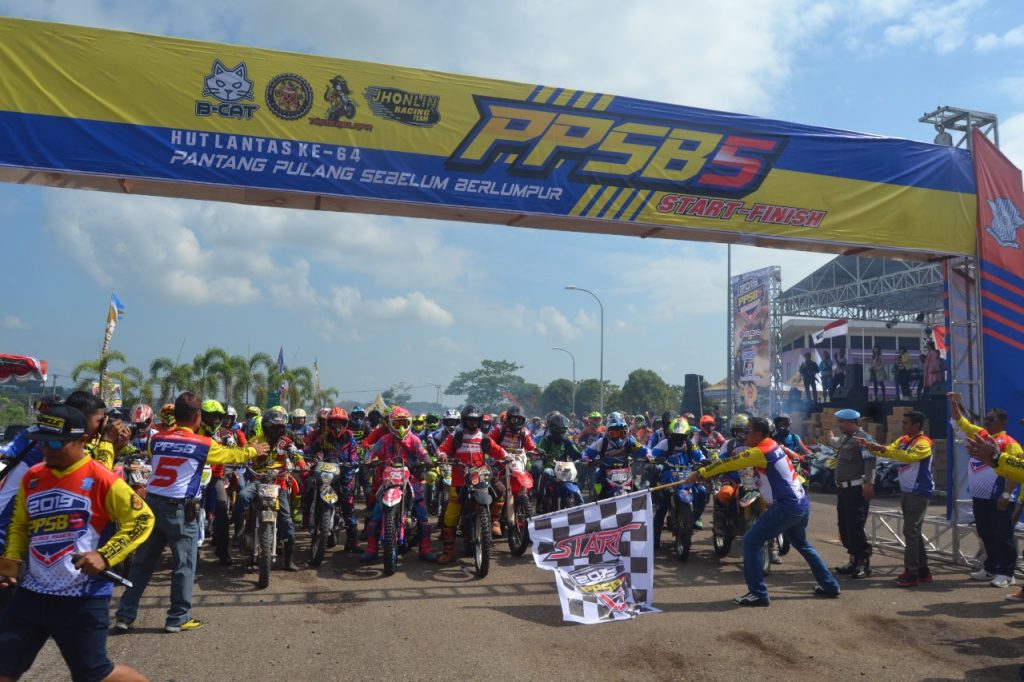 HUT Lantas ke 64, Ribuan Raider Meriahkan Day Trail Adventure di Kab. Paser WhatsApp Image 2019 10 06 at 12.17.53
